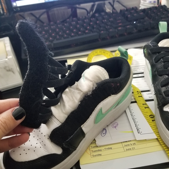 Nike Air Jorden's teal and black nike sneakers DR9748 girls size 1Y - Picture 10 of 11